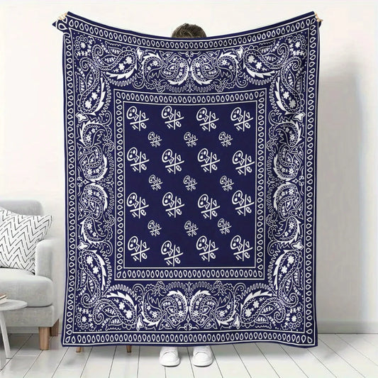 Carpet Pattern Flannel Blanket - Soft and warm, suitable for sofas, beds, and camping, perfect as a holiday gift for boys and gi