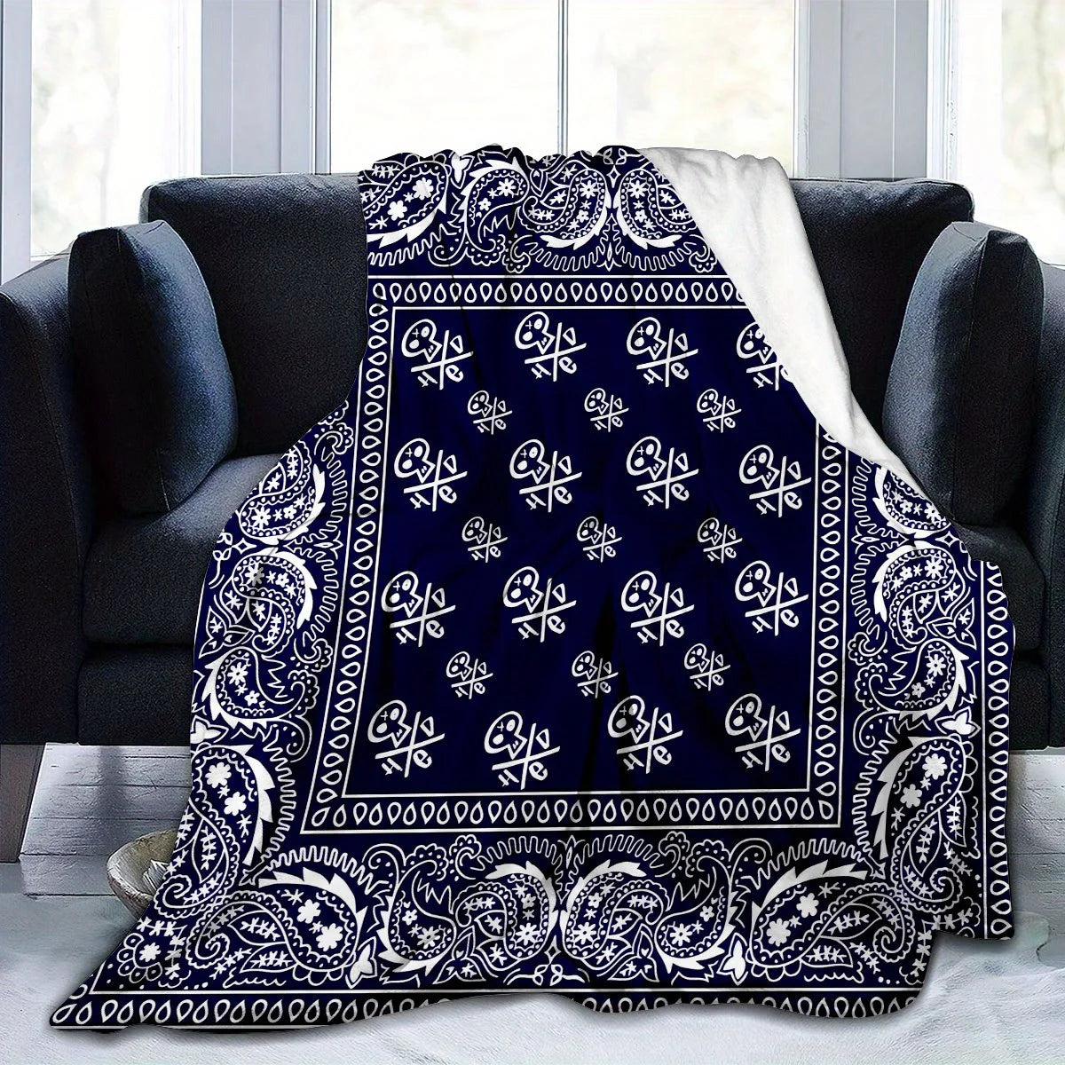 Carpet Pattern Flannel Blanket - Soft and warm, suitable for sofas, beds, and camping, perfect as a holiday gift for boys and gi